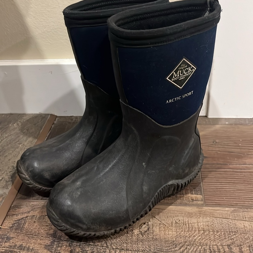 Kids muck boots
